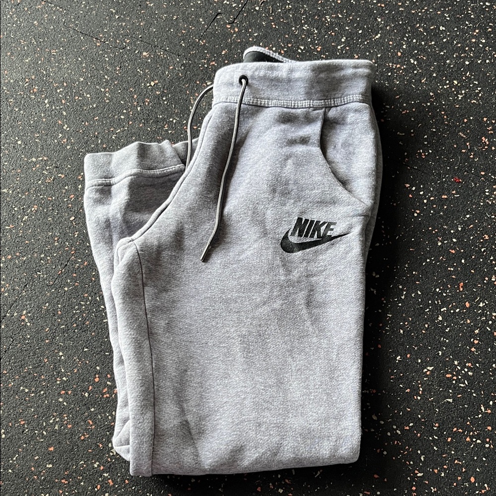 Nike Women’s Light Gray Sweatpants